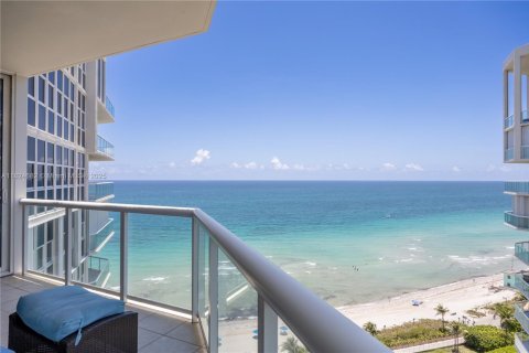 Condominio en venta en Hollywood, Florida, 3 dormitorios, 193.05 m2 № 1790670 - foto 1