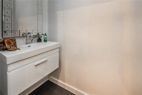 Townhouse in Weston, Florida 2 bedrooms, 128.76 sq.m. № 1834225 - photo 20