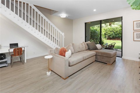 Townhouse in Weston, Florida 2 bedrooms, 128.76 sq.m. № 1834225 - photo 10