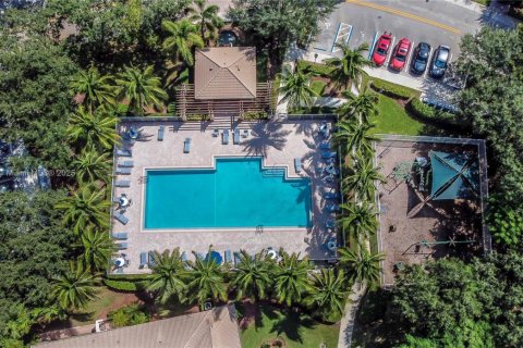 Townhouse in Weston, Florida 2 bedrooms, 128.76 sq.m. № 1834225 - photo 2
