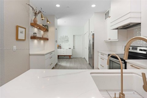 Townhouse in Weston, Florida 2 bedrooms, 128.76 sq.m. № 1834225 - photo 6