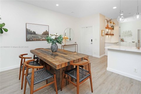 Townhouse in Weston, Florida 2 bedrooms, 128.76 sq.m. № 1834225 - photo 8