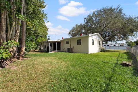 Casa en venta en Homestead, Florida, 3 dormitorios, 117.24 m2 № 1975574 - foto 6
