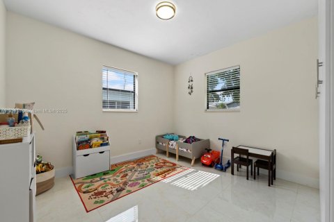 Casa en venta en Homestead, Florida, 3 dormitorios, 117.24 m2 № 1975574 - foto 18