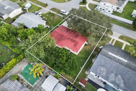 Casa en venta en Homestead, Florida, 3 dormitorios, 117.24 m2 № 1975574 - foto 2