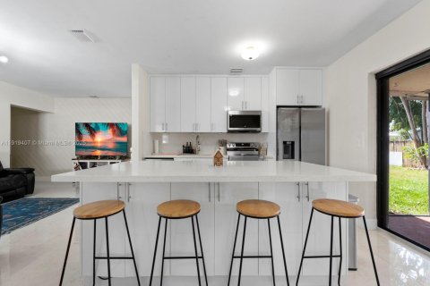 Casa en venta en Homestead, Florida, 3 dormitorios, 117.24 m2 № 1975574 - foto 1