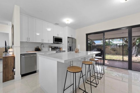 Casa en venta en Homestead, Florida, 3 dormitorios, 117.24 m2 № 1975574 - foto 10