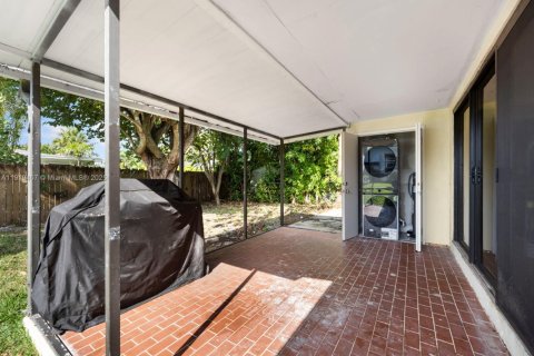 Casa en venta en Homestead, Florida, 3 dormitorios, 117.24 m2 № 1975574 - foto 22