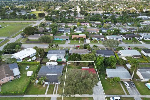 Casa en venta en Homestead, Florida, 3 dormitorios, 117.24 m2 № 1975574 - foto 3