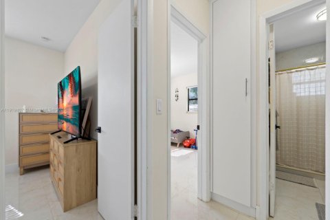 Casa en venta en Homestead, Florida, 3 dormitorios, 117.24 m2 № 1975574 - foto 19