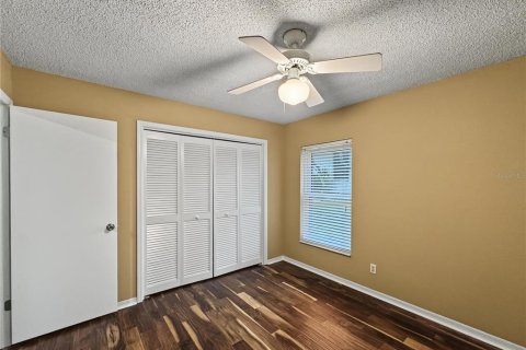 Villa ou maison à louer à Valrico, Floride: 3 chambres, 211.82 m2 № 2380893 - photo 8