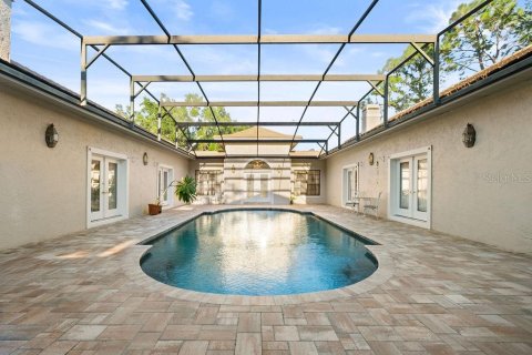 House in Windermere, Florida 5 bedrooms, 438.13 sq.m. № 2197448 - photo 30