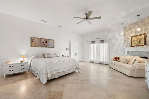 House in Windermere, Florida 5 bedrooms, 438.13 sq.m. № 2197448 - photo 24