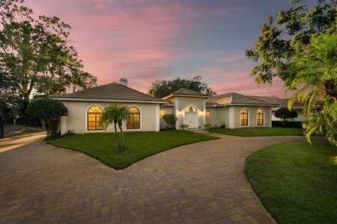 House in Windermere, Florida 5 bedrooms, 438.13 sq.m. № 2197448 - photo 5