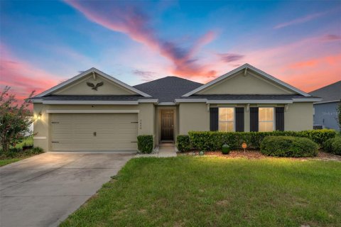 House in Ocala, Florida 4 bedrooms, 215.44 sq.m. № 1786137 - photo 1