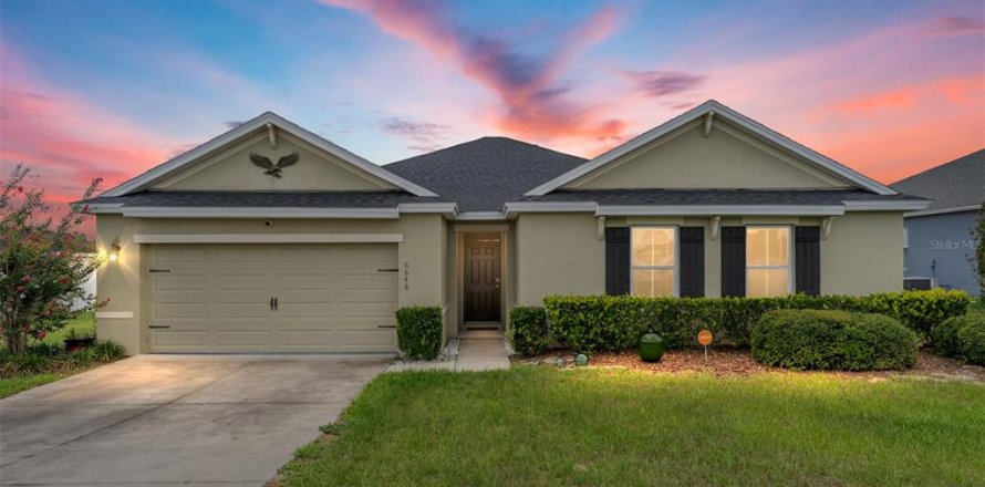 House in Ocala, Florida 4 bedrooms, 215.44 sq.m. № 1786137