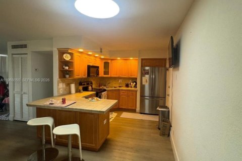 Condo in North Miami, Florida, 1 bedroom № 2030939 - photo 10
