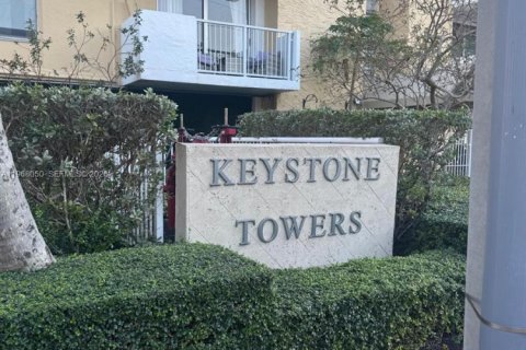 Condo in North Miami, Florida, 1 bedroom № 2030939 - photo 29