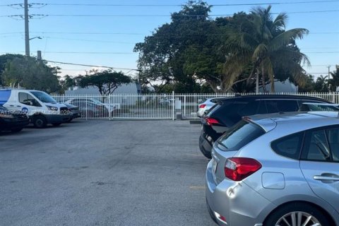 Condo in North Miami, Florida, 1 bedroom № 2030939 - photo 30