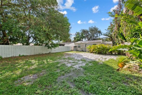Villa ou maison à vendre à Hollywood, Floride: 2 chambres, 91.04 m2 № 2082219 - photo 4