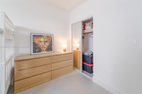 Condominio en venta en Hallandale Beach, Florida, 2 dormitorios, 118.45 m2 № 1790900 - foto 19