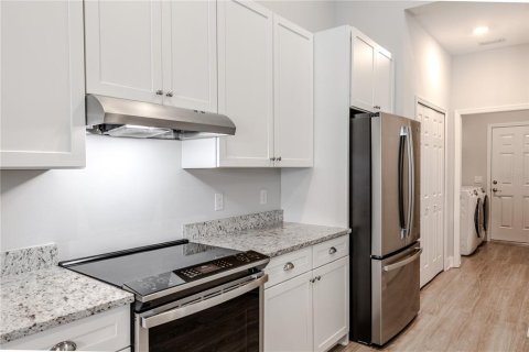 Casa en venta en Thonotosassa, Florida, 4 dormitorios, 282.61 m2 № 1884338 - foto 13