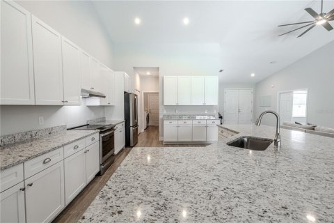 Casa en venta en Thonotosassa, Florida, 4 dormitorios, 282.61 m2 № 1884338 - foto 18
