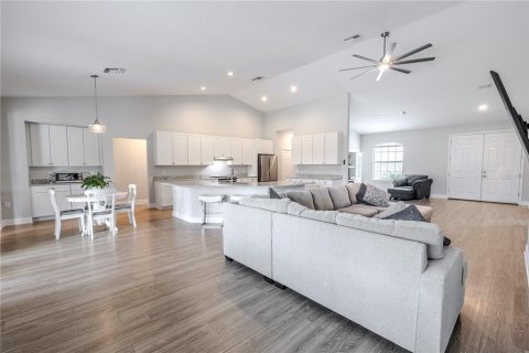 Casa en venta en Thonotosassa, Florida, 4 dormitorios, 282.61 m2 № 1884338 - foto 23