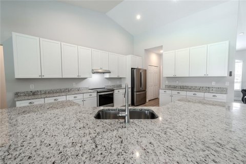 Casa en venta en Thonotosassa, Florida, 4 dormitorios, 282.61 m2 № 1884338 - foto 17