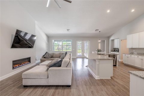 Casa en venta en Thonotosassa, Florida, 4 dormitorios, 282.61 m2 № 1884338 - foto 8