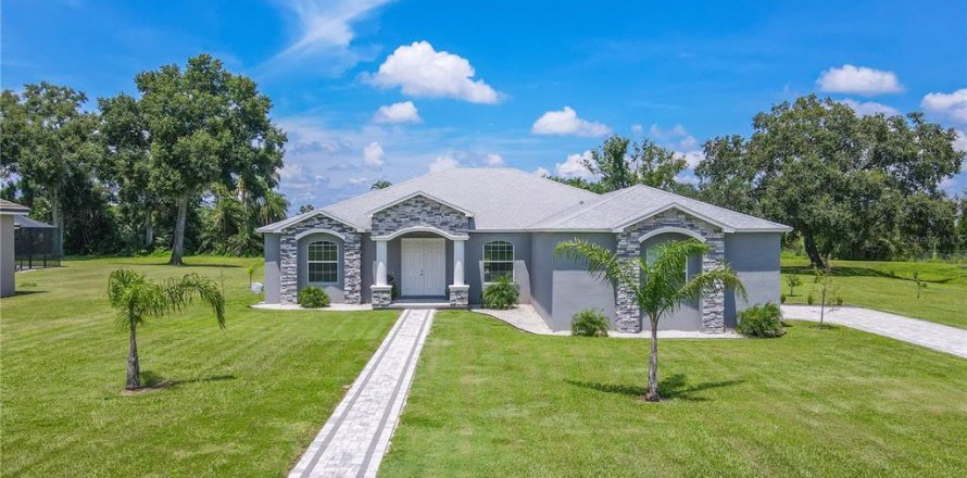 Casa en Thonotosassa, Florida 4 dormitorios, 282.61 m2 № 1884338