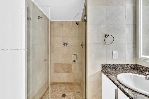 Condominio en venta en Hallandale Beach, Florida, 2 dormitorios, 118.91 m2 № 1271234 - foto 28