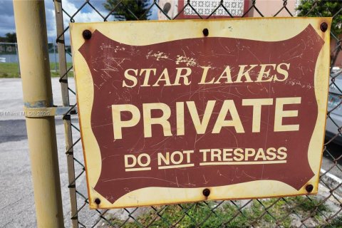 Condo in Miami, Florida, 1 bedroom  № 1895677 - photo 19