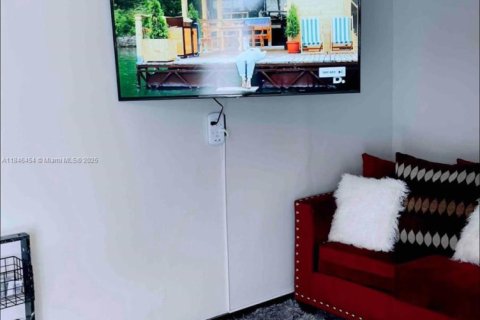 Propiedad comercial en venta en Miami, Florida, 238.11 m2 № 1852224 - foto 15