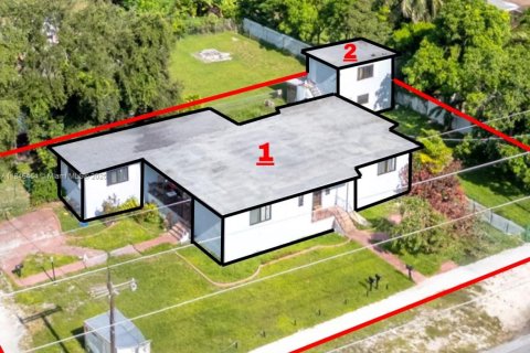 Propiedad comercial en venta en Miami, Florida, 238.11 m2 № 1852224 - foto 1