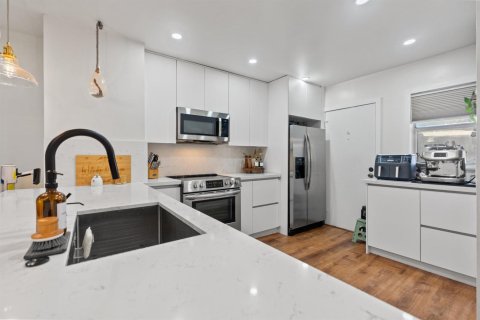 Copropriété à louer à Lauderhill, Floride: 2 chambres, 122.07 m2 № 2263178 - photo 4