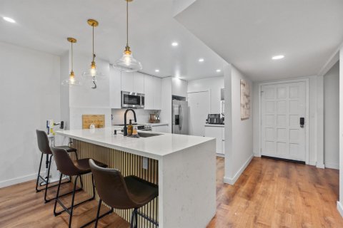 Copropriété à louer à Lauderhill, Floride: 2 chambres, 122.07 m2 № 2263178 - photo 2