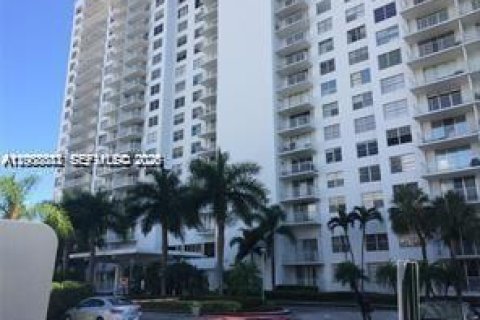 Copropriété à vendre à Aventura, Floride: 1 chambre, 99.03 m2 № 2170880 - photo 2