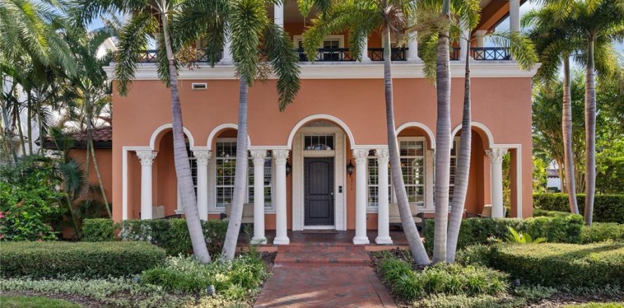 Villa ou maison à Tampa, Floride 4 chambres, 472.22 m2 № 2404905