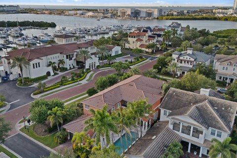 Villa ou maison à vendre à Tampa, Floride: 4 chambres, 472.22 m2 № 2404905 - photo 7