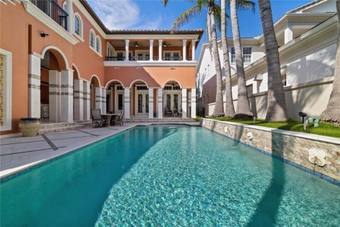 Villa ou maison à vendre à Tampa, Floride: 4 chambres, 472.22 m2 № 2404905 - photo 18