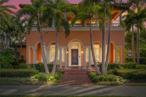 Villa ou maison à vendre à Tampa, Floride: 4 chambres, 472.22 m2 № 2404905 - photo 3