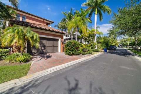 Villa ou maison à vendre à Tampa, Floride: 4 chambres, 472.22 m2 № 2404905 - photo 28