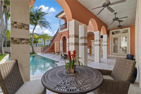 Villa ou maison à vendre à Tampa, Floride: 4 chambres, 472.22 m2 № 2404905 - photo 17