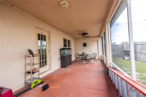 House in Winter Haven, Florida 4 bedrooms, 259.94 sq.m. № 1876125 - photo 19