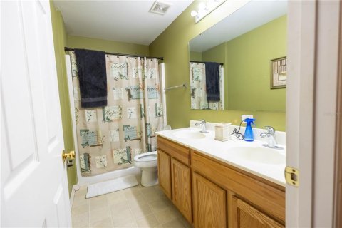 House in Winter Haven, Florida 4 bedrooms, 259.94 sq.m. № 1876125 - photo 14