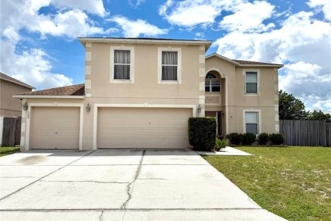 House in Winter Haven, Florida 4 bedrooms, 259.94 sq.m. № 1876125 - photo 2