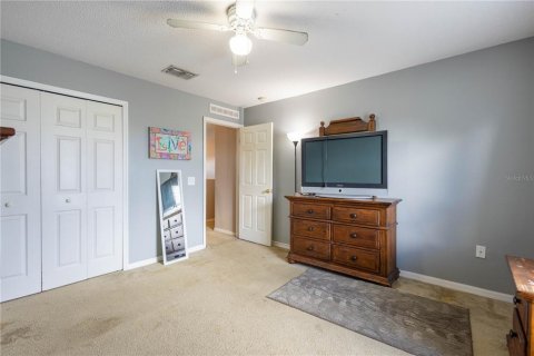 House in Winter Haven, Florida 4 bedrooms, 259.94 sq.m. № 1876125 - photo 12