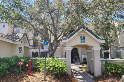 Condo in Sarasota, Florida, 2 bedrooms  № 1576351 - photo 1