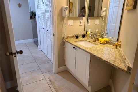 Condominio en alquiler en Sarasota, Florida, 2 dormitorios, 119.75 m2 № 1576351 - foto 15